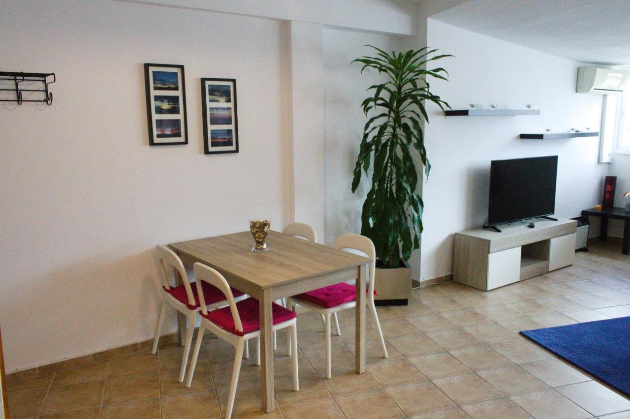 Apartment Sirena Beach Нерха Екстер'єр фото